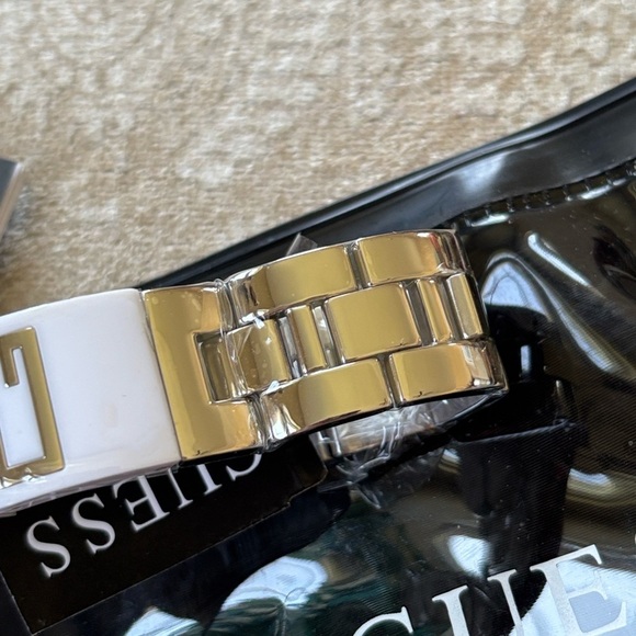 Brand New GUESS White & Silver Tone Watch Modern Square Analog Dial Y2K main image 11